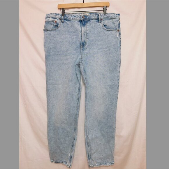 Abercrombie & Fitch The 90s Straight Leg Ultra High Rise Light Wash Denim Jeans - Picture 1 of 6